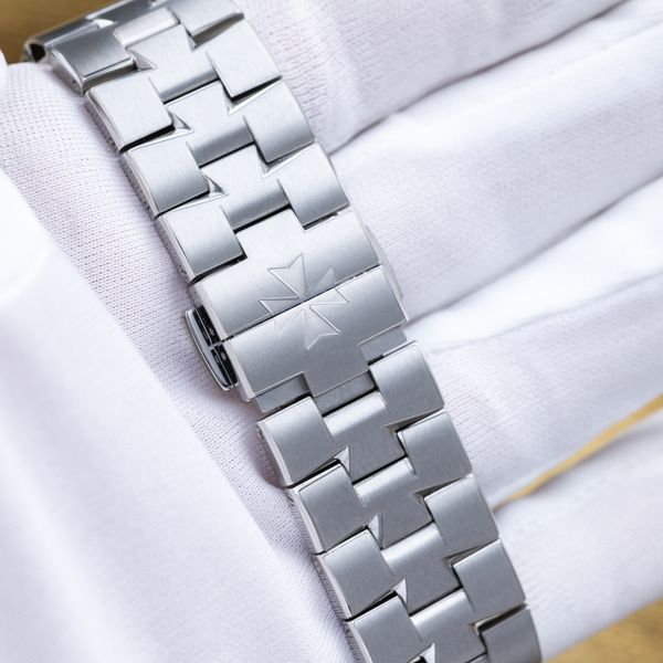 Vacheron Constantin Overseas 6000V/110A-B544